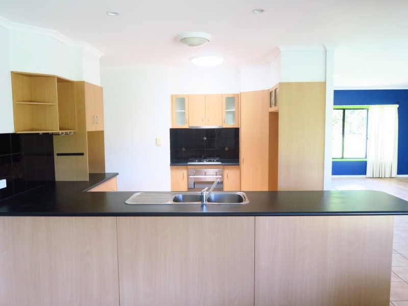 17 St Albans Close, Brinsmead QLD 4870