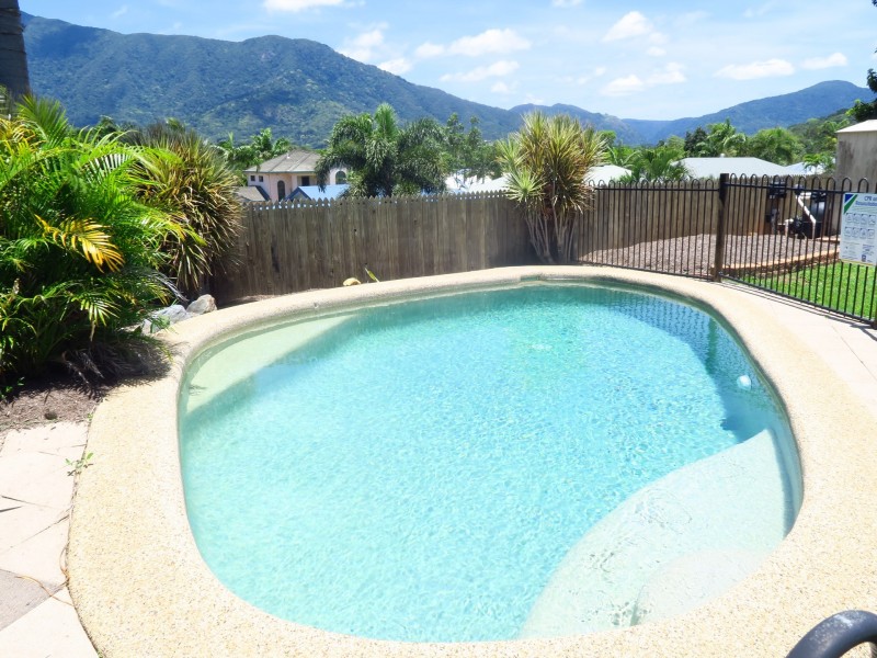 17 St Albans Close, Brinsmead QLD 4870