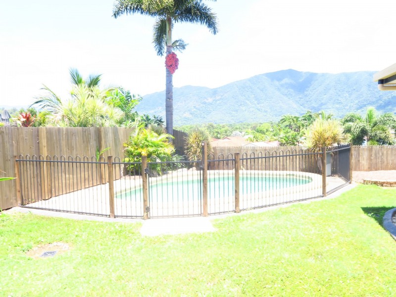 17 St Albans Close, Brinsmead QLD 4870