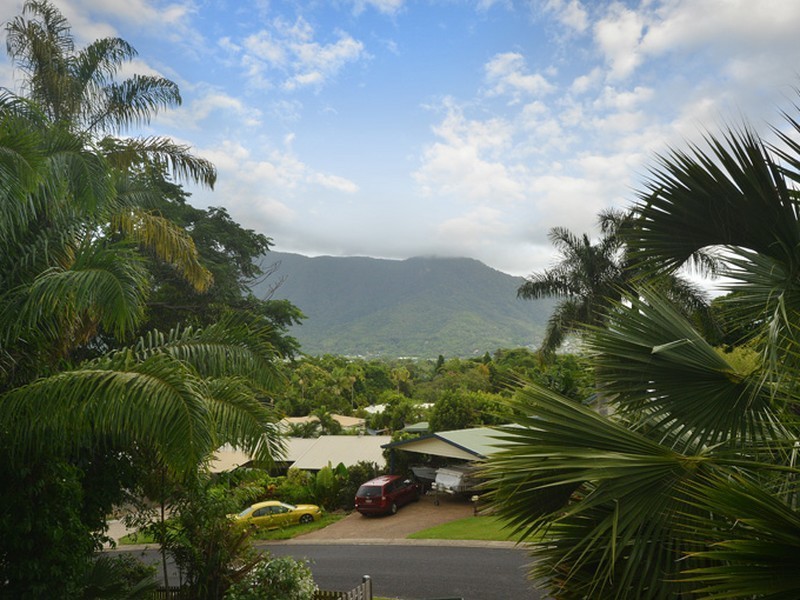 4-6 Tolson Close, Brinsmead QLD 4870