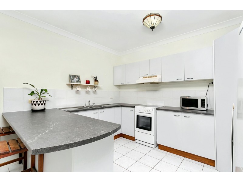 1/30-32 Springfield Crescent, Manoora QLD 4870