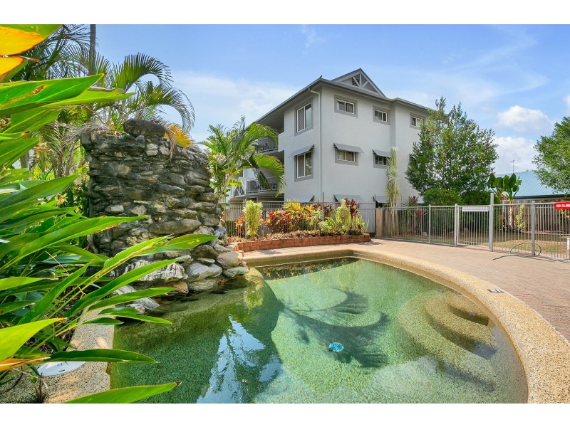 5/4 Brown Street, Woree QLD 4868