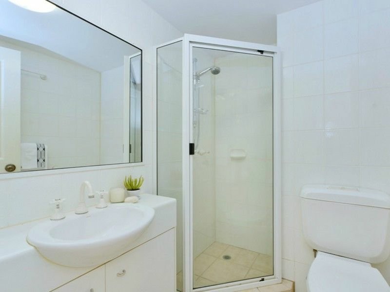 40/8-14 Munro Terrace, Mooroobool QLD 4870