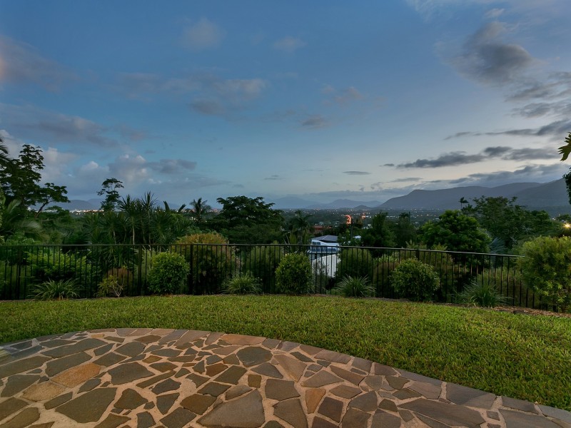 6 Maple Crescent, Edge Hill QLD 4870
