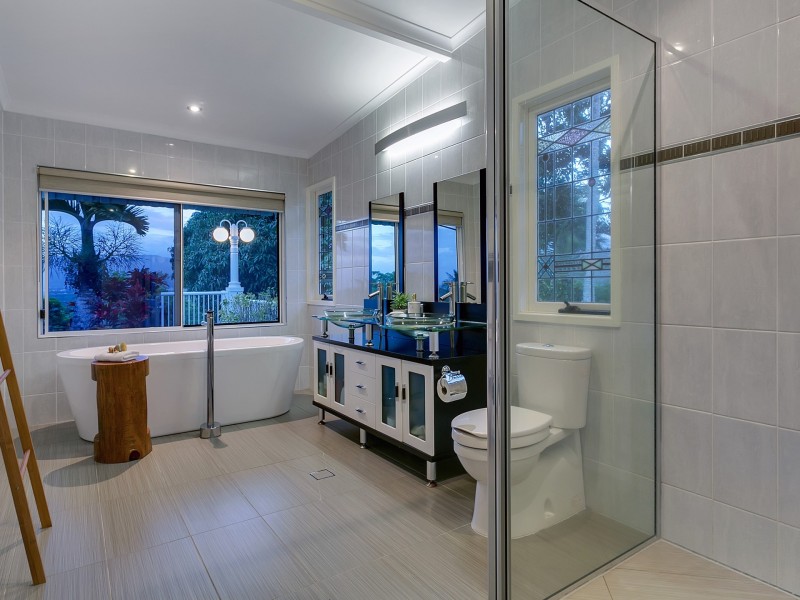 6 Maple Crescent, Edge Hill QLD 4870