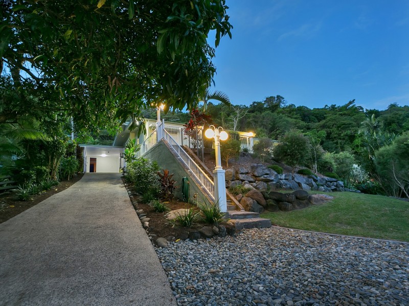 6 Maple Crescent, Edge Hill QLD 4870