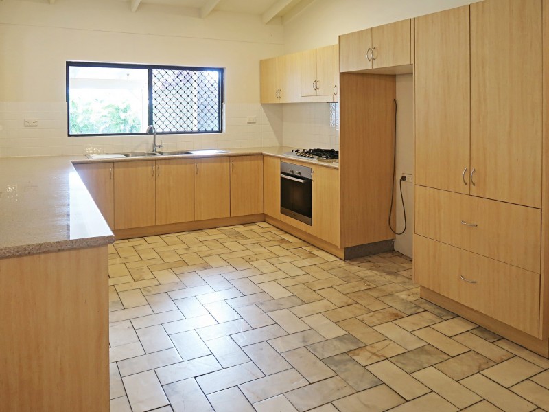 17 Fairway Street, Yorkeys Knob QLD 4878