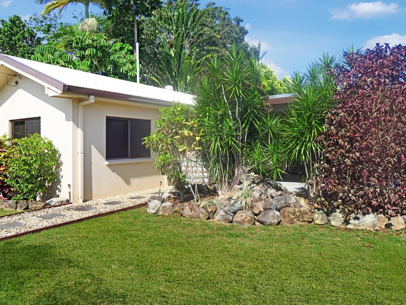 17 Fairway Street, Yorkeys Knob QLD 4878