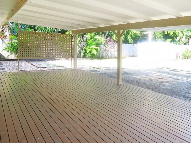 17 Fairway Street, Yorkeys Knob QLD 4878