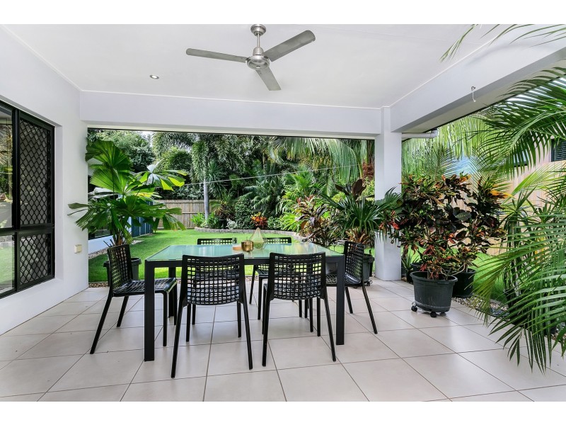 33 Larsen Road, Redlynch QLD 4870