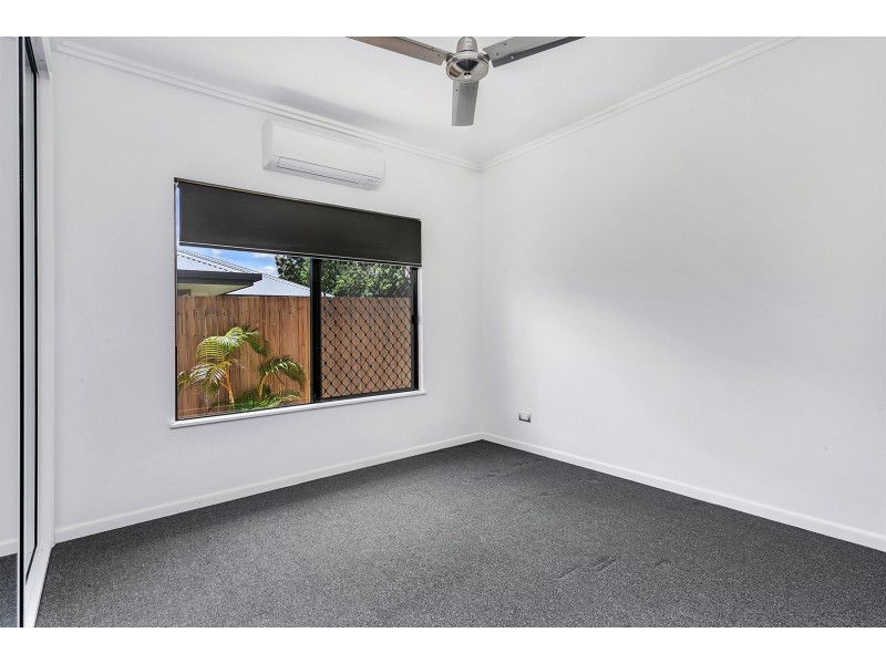 33 Larsen Road, Redlynch QLD 4870