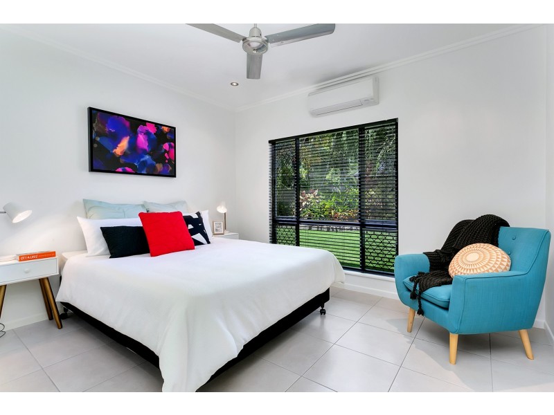 33 Larsen Road, Redlynch QLD 4870