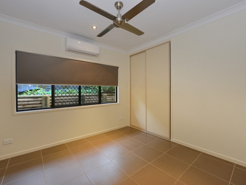 1 Stapleton Close, Redlynch QLD 4870