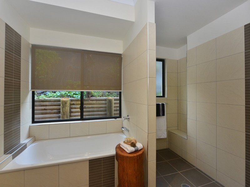 1 Stapleton Close, Redlynch QLD 4870