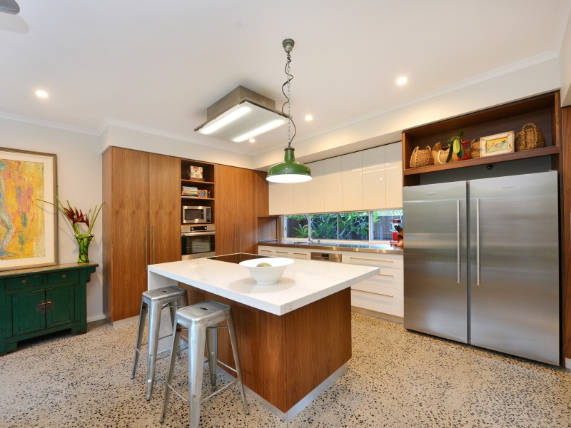 10 Avon Street, Stratford QLD 4870