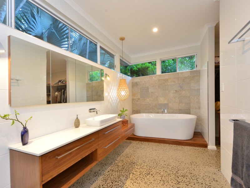 10 Avon Street, Stratford QLD 4870