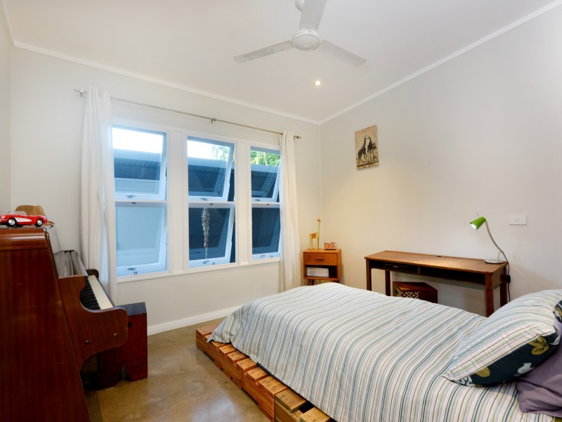 10 Avon Street, Stratford QLD 4870