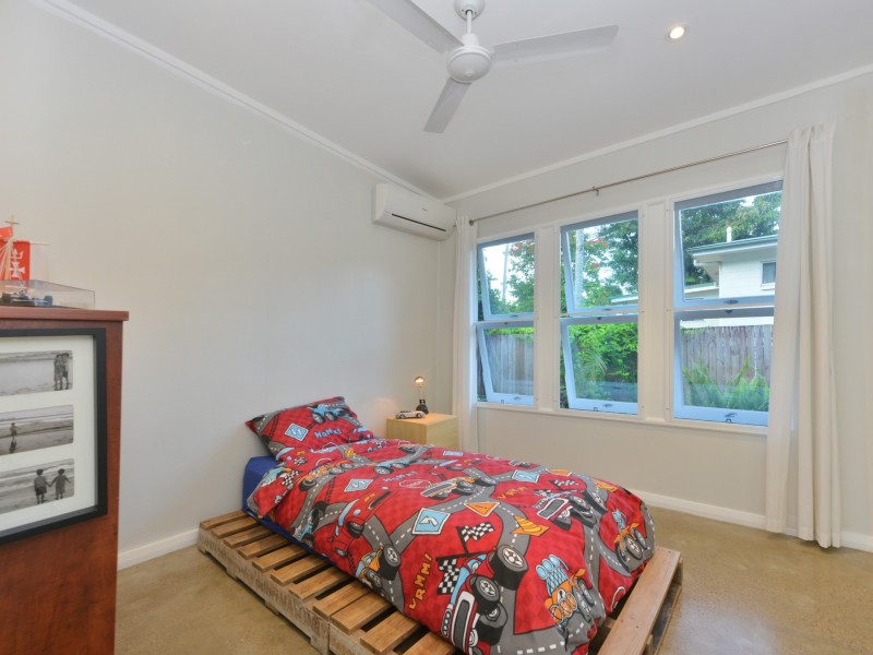 10 Avon Street, Stratford QLD 4870