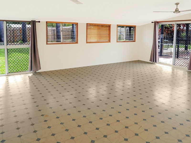 11 Pepperina Street, Mooroobool QLD 4870