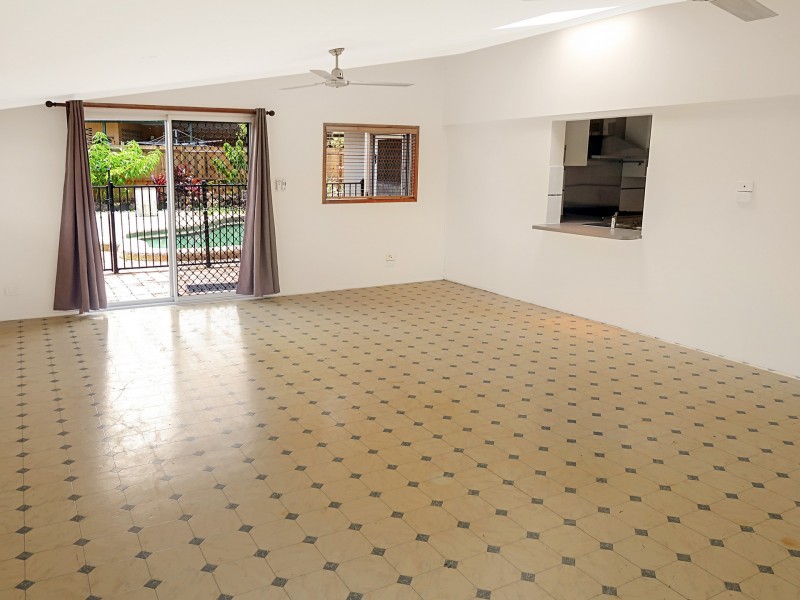 11 Pepperina Street, Mooroobool QLD 4870