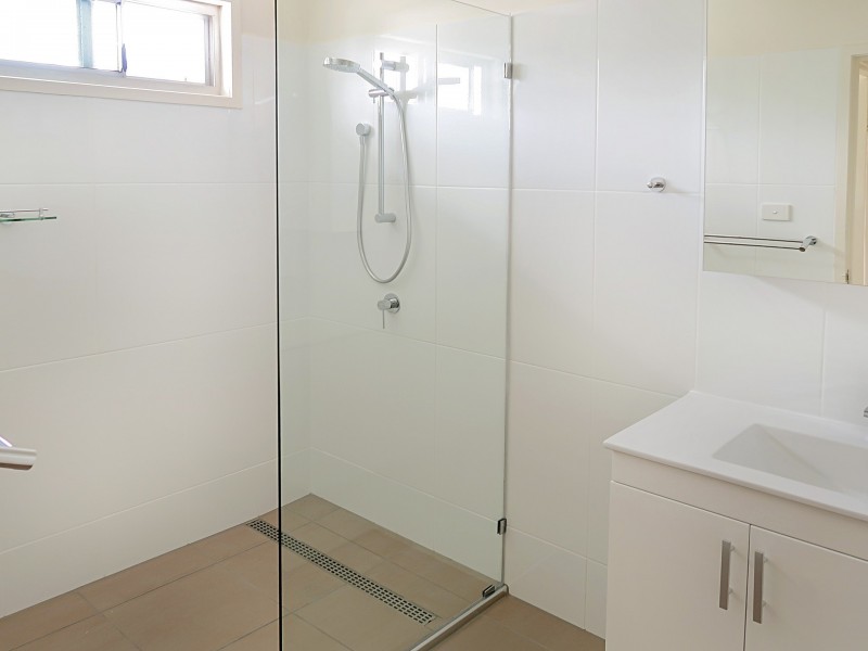 11 Pepperina Street, Mooroobool QLD 4870