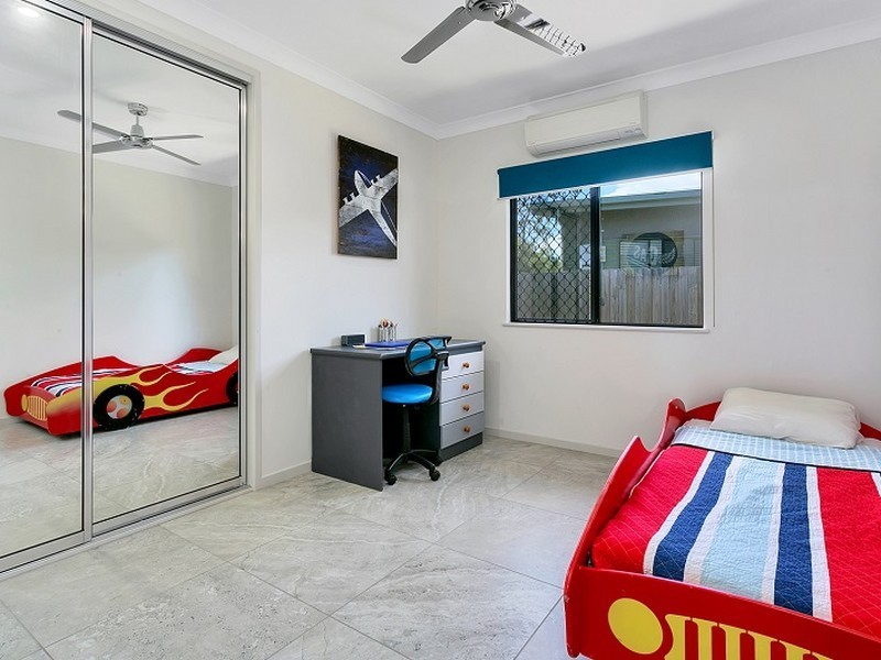6 Devlex Court, Machans Beach QLD 4878