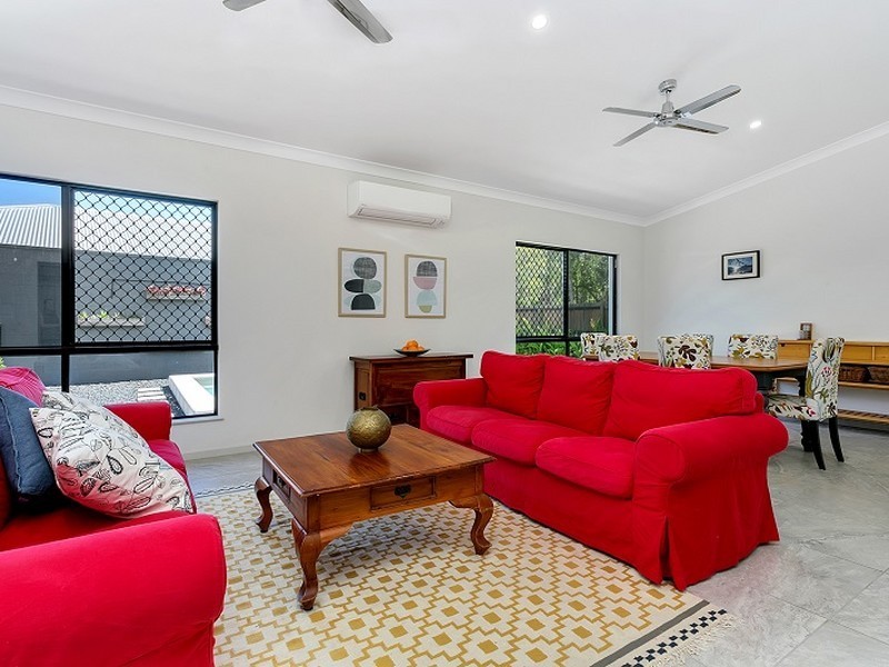 6 Devlex Court, Machans Beach QLD 4878