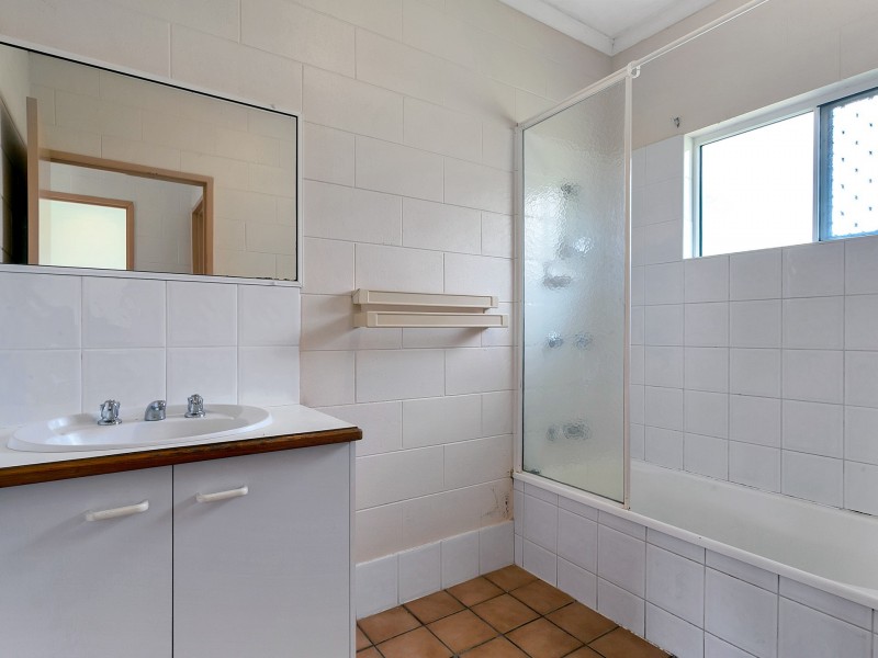 6 Cracknell Road, White Rock QLD 4868