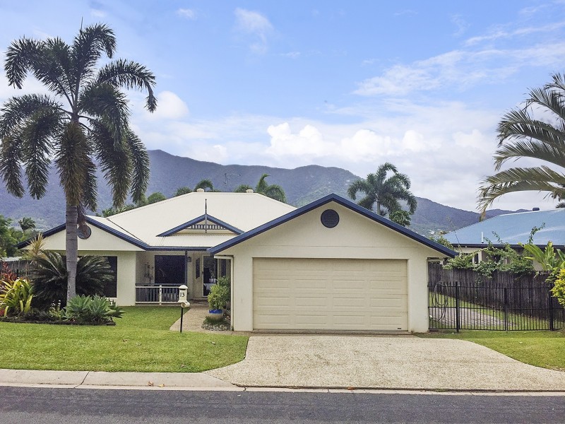 13 St Albans Close, Brinsmead QLD 4870