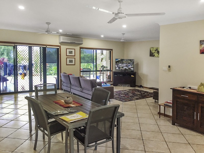 13 St Albans Close, Brinsmead QLD 4870