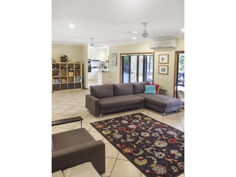13 St Albans Close, Brinsmead QLD 4870