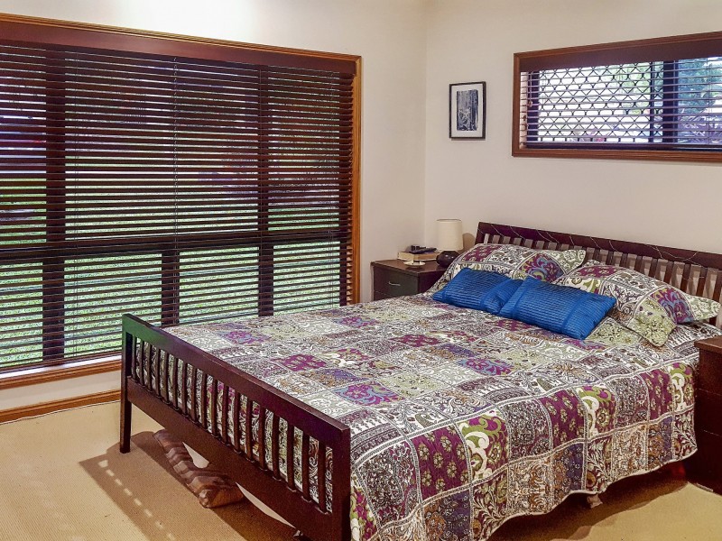 13 St Albans Close, Brinsmead QLD 4870