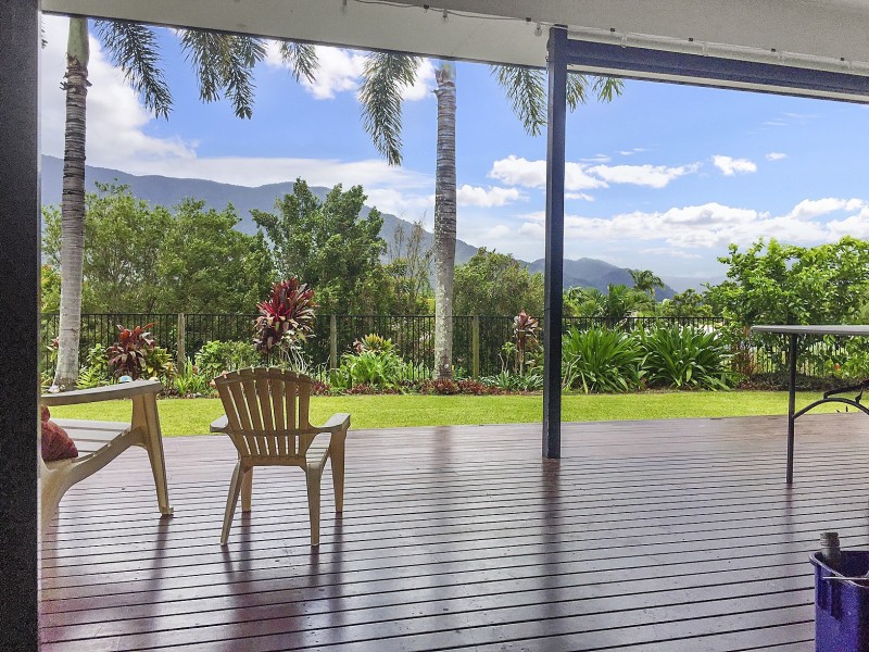 13 St Albans Close, Brinsmead QLD 4870