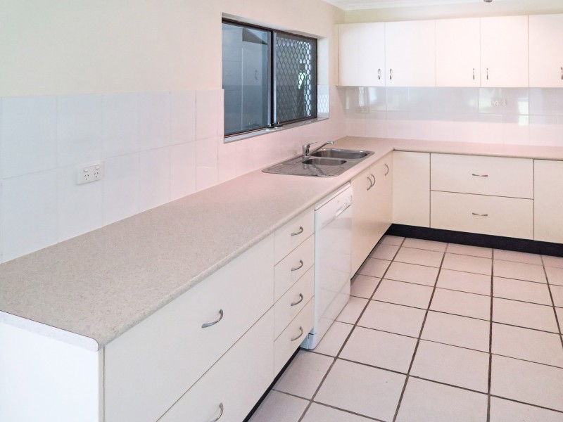 26 Ponticello Street, Whitfield QLD 4870