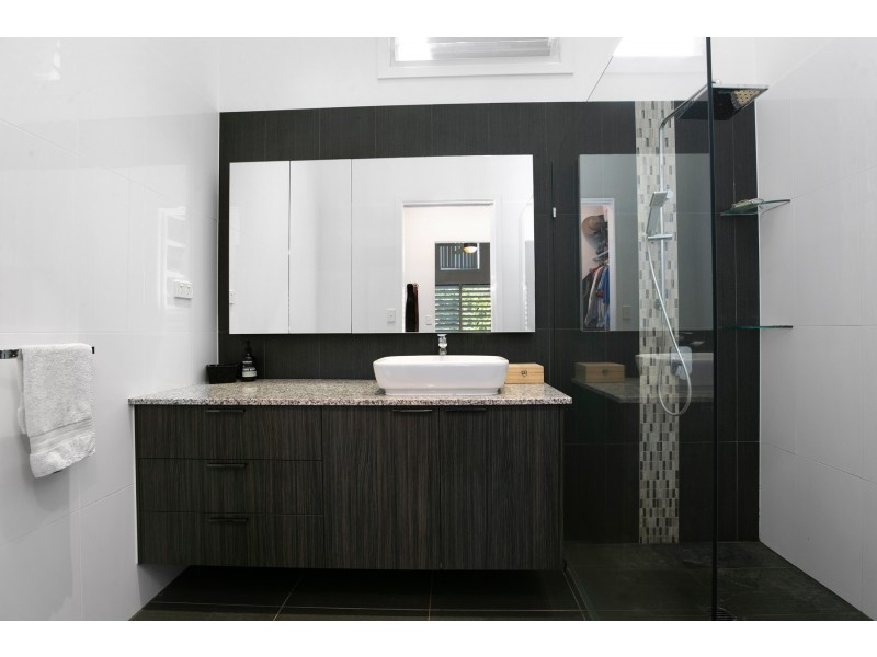 5 Izatt Close, Edge Hill QLD 4870