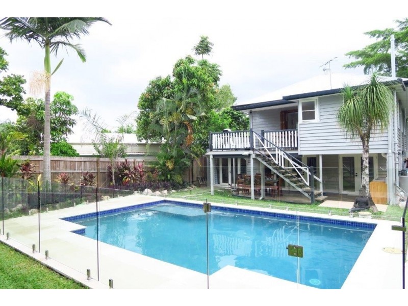 6 Fulton Close, Whitfield QLD 4870