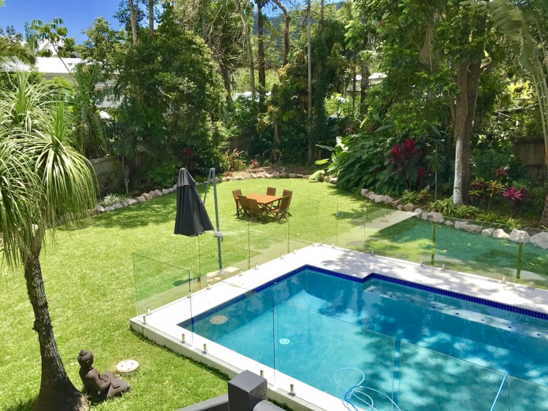 6 Fulton Close, Whitfield QLD 4870