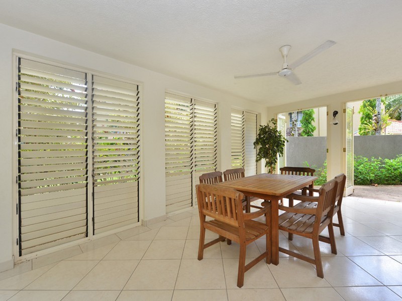 501/2 Greenslopes Street, Cairns North QLD 4870