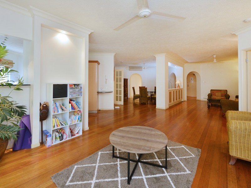 501/2 Greenslopes Street, Cairns North QLD 4870