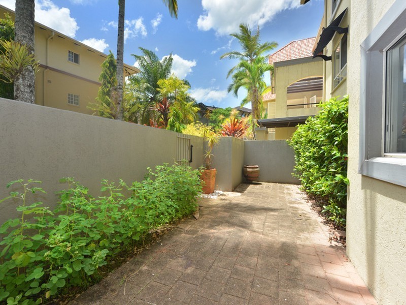 501/2 Greenslopes Street, Cairns North QLD 4870