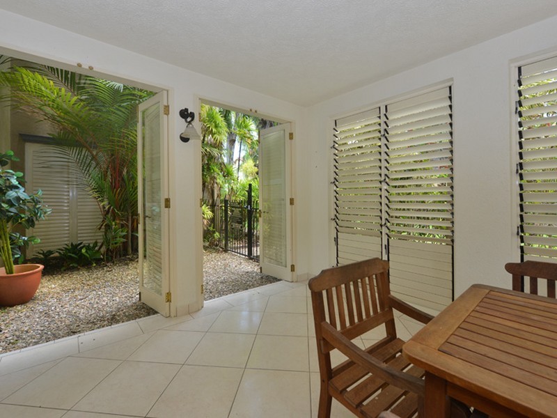 501/2 Greenslopes Street, Cairns North QLD 4870