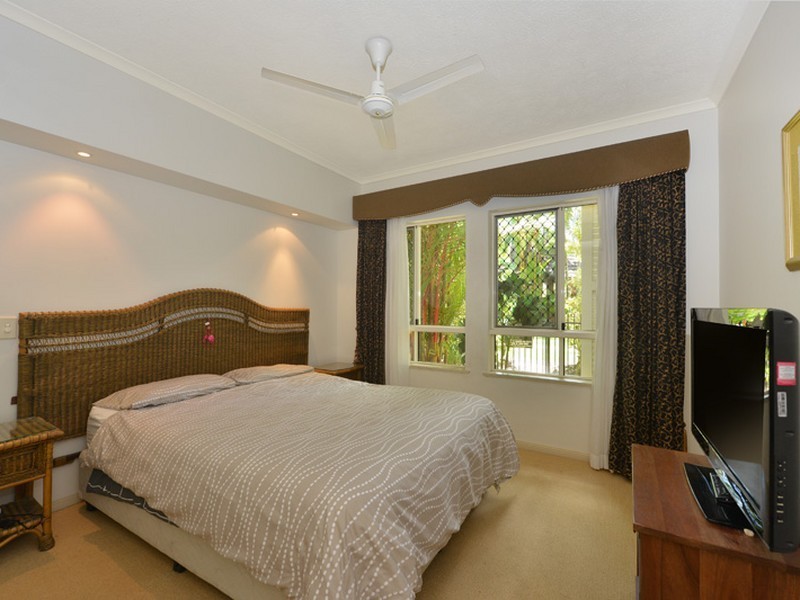501/2 Greenslopes Street, Cairns North QLD 4870