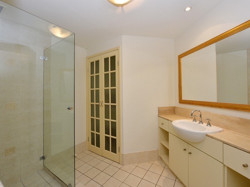 501/2 Greenslopes Street, Cairns North QLD 4870