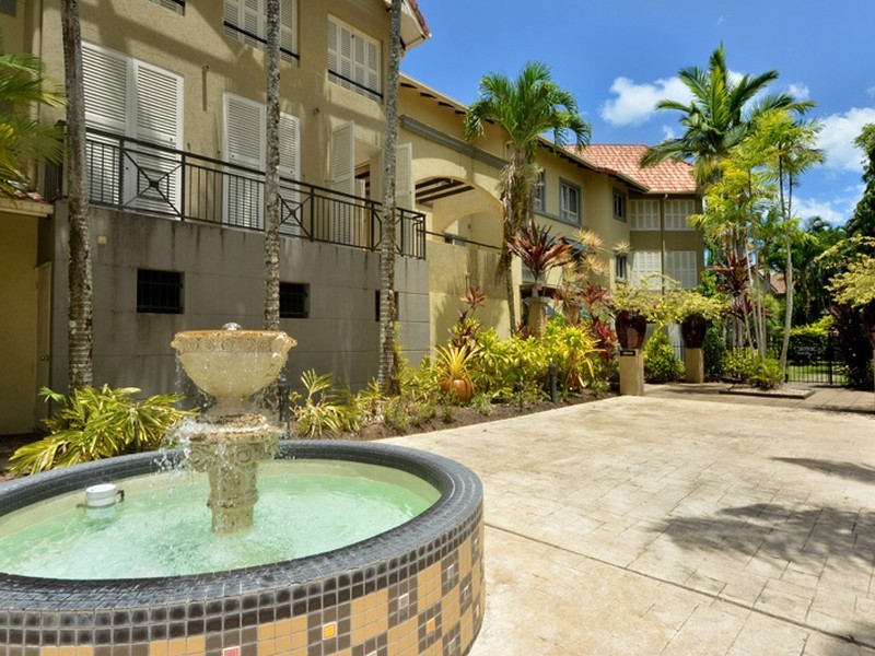 501/2 Greenslopes Street, Cairns North QLD 4870