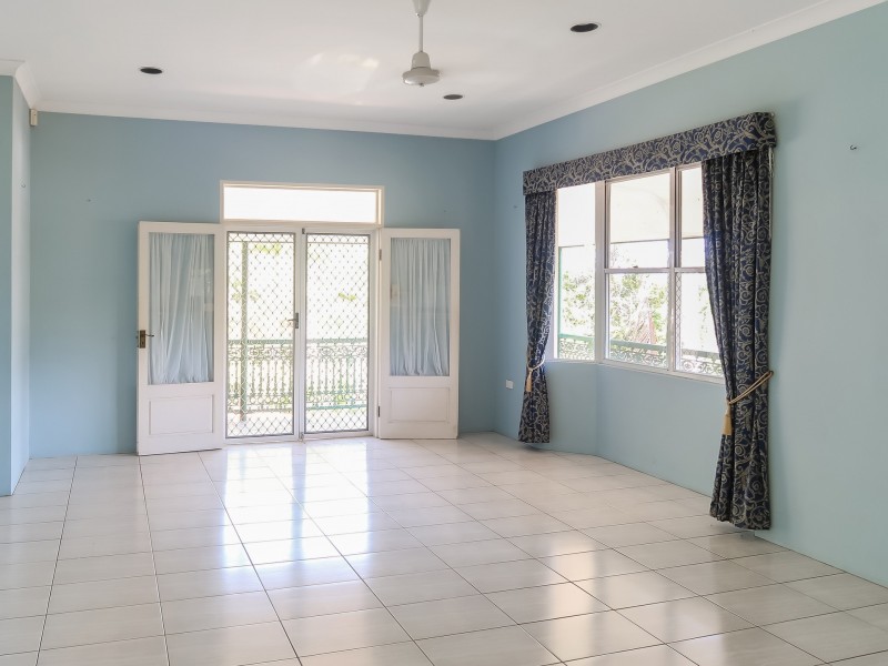 1 Moule Close, Whitfield QLD 4870