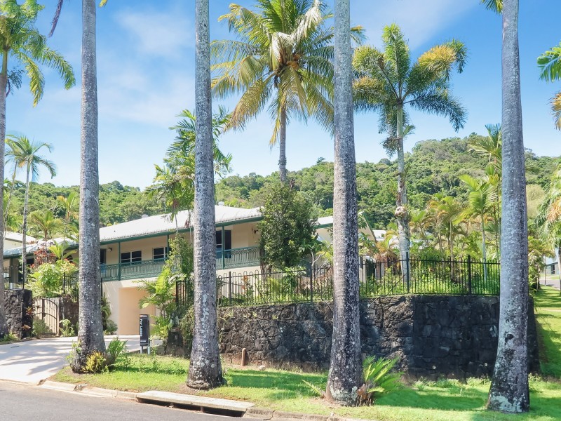 1 Moule Close, Whitfield QLD 4870