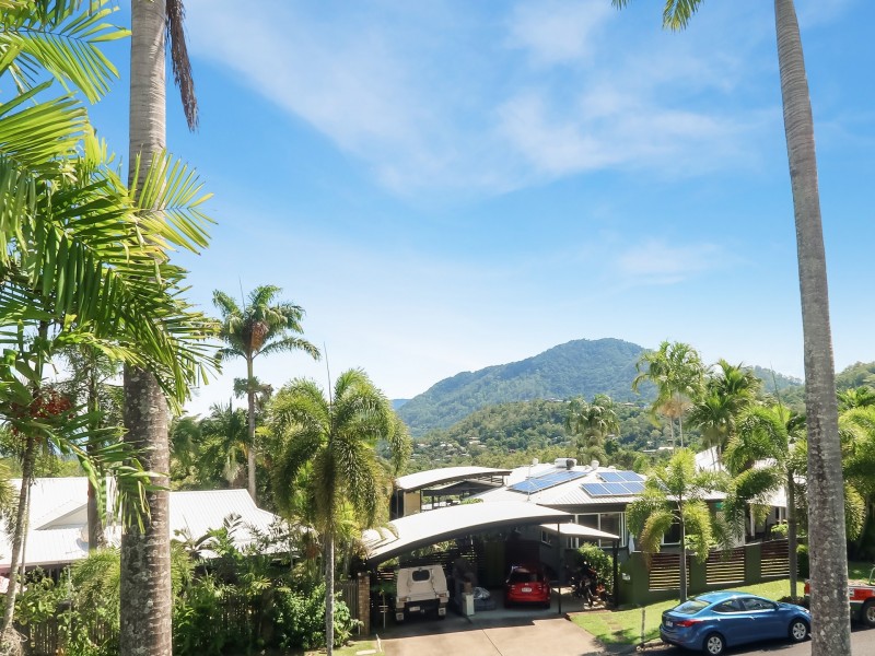 1 Moule Close, Whitfield QLD 4870