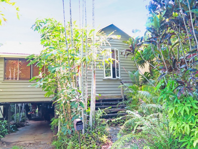 9 Martin Street, Freshwater QLD 4870