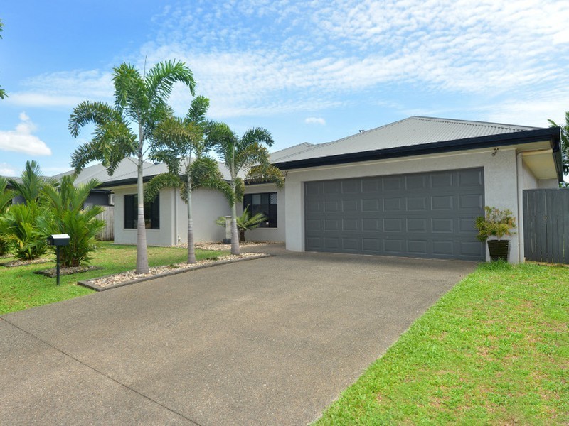 15 Springbrook Avenue, Redlynch QLD 4870