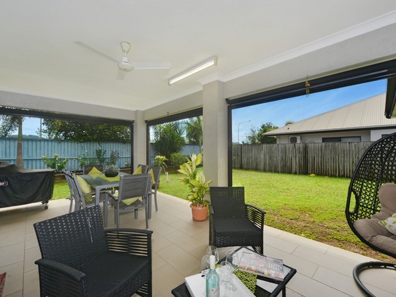 15 Springbrook Avenue, Redlynch QLD 4870